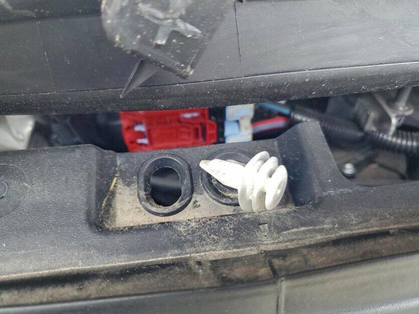 2024 Tesla Cybertruck Image 9