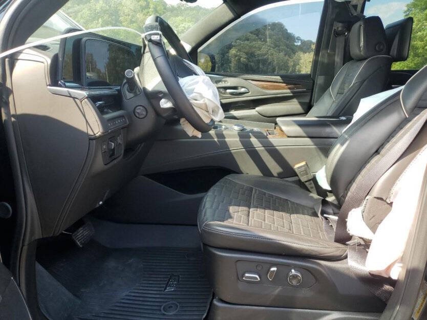 2023 Cadillac Escalade Image 5