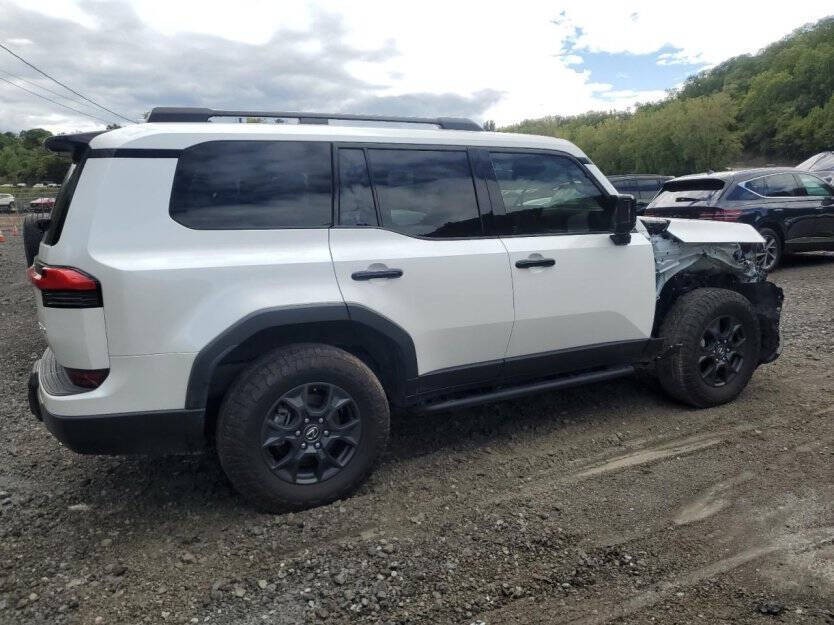 2024 Lexus GX Image 5