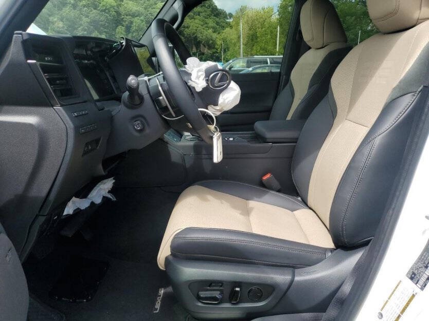 2024 Lexus GX Image 6