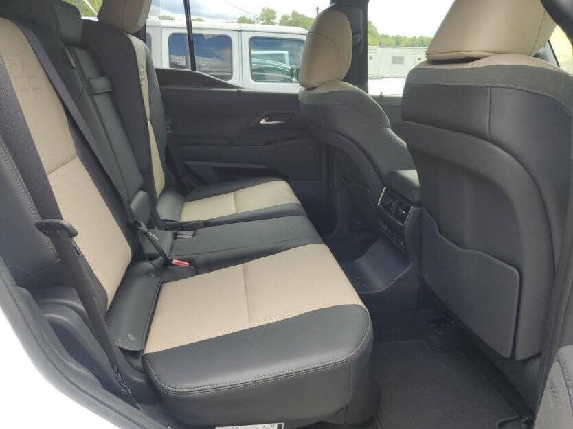 2024 Lexus GX Image 9