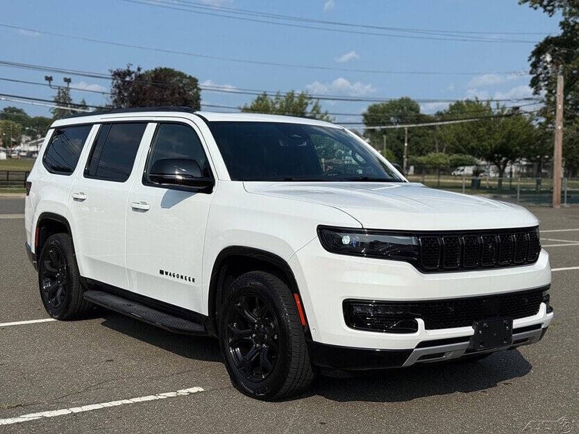 2024 Jeep Wagoneer Image 1