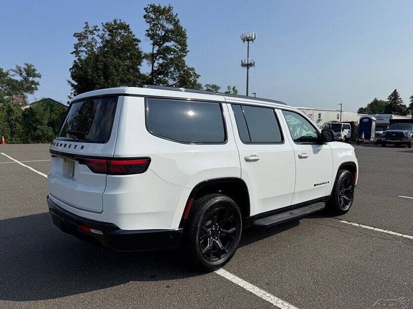 2024 Jeep Wagoneer Image 3