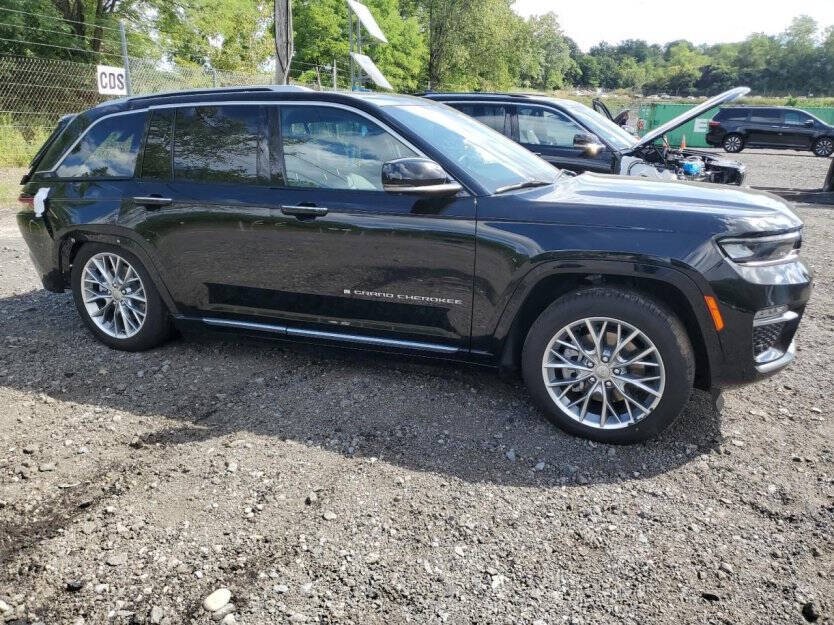 2023 Jeep Grand Cherokee Image 1