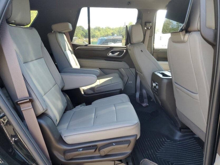 2024 GMC Yukon Image 9