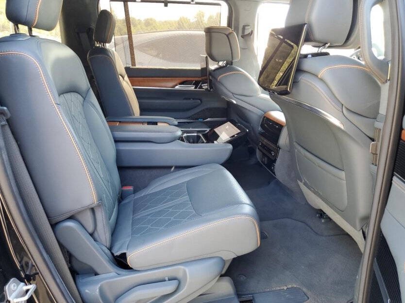 2022 Jeep Grand Cherokee Image 9