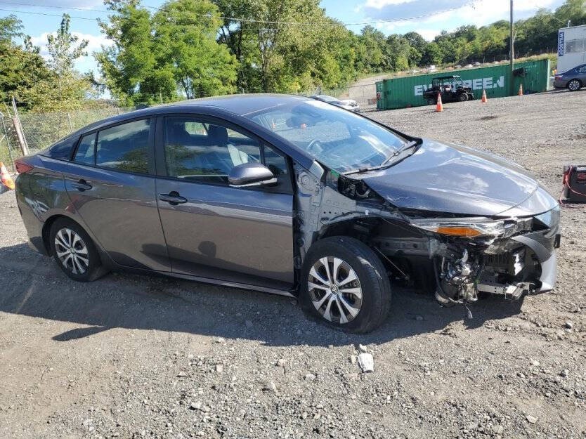 2022 Toyota Prius Image 1
