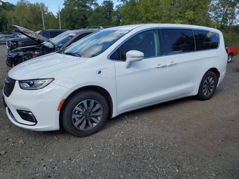 2022 Chrysler Pacifica Image 2