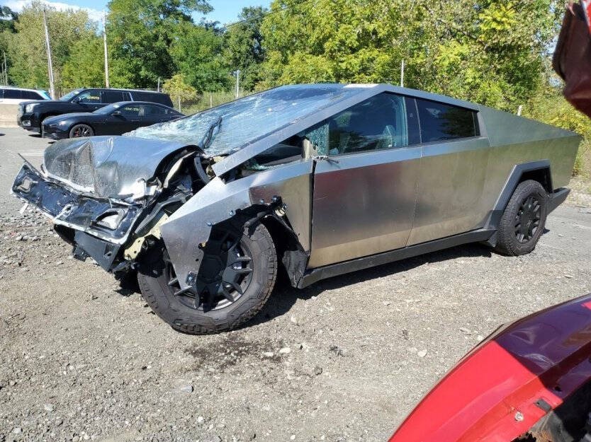 2024 Tesla Cybertruck Image 3