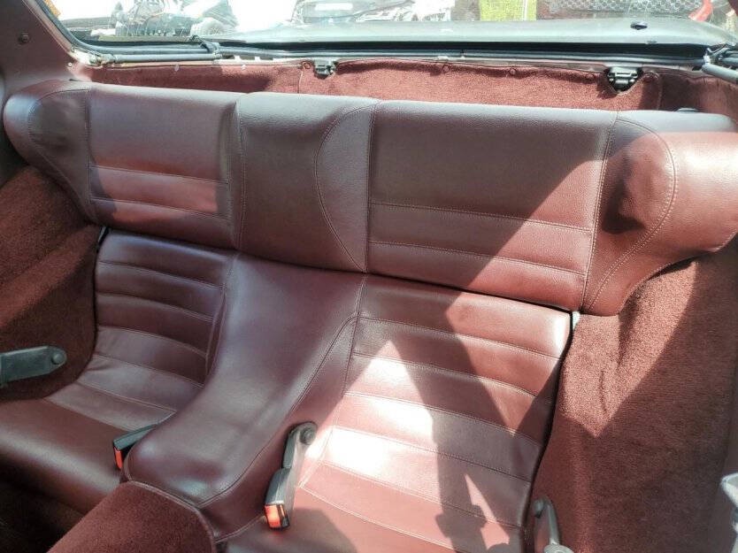 1986 Porsche 944 Image 6
