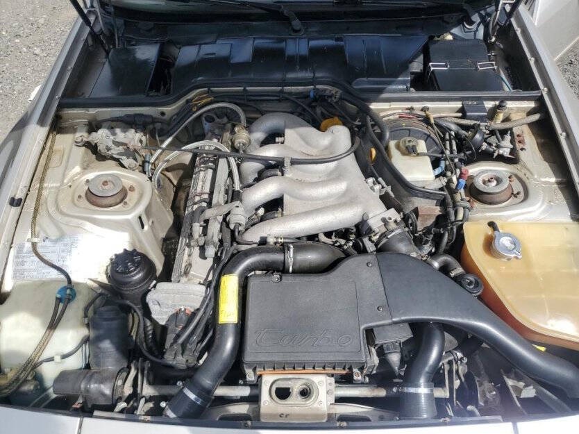 1986 Porsche 944 Image 9