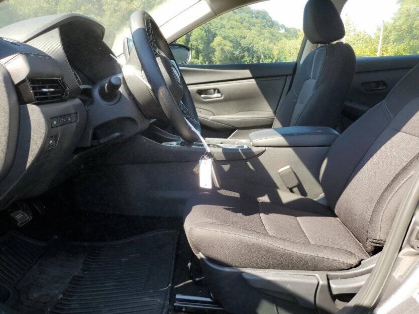 2025 Nissan Sentra Image 6