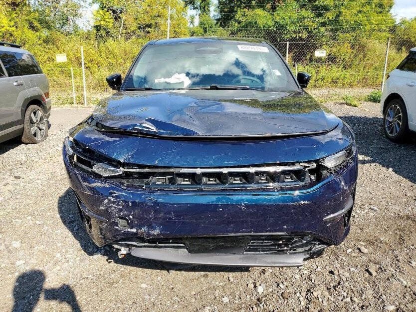 2024 Jeep Wagoneer S Image 2