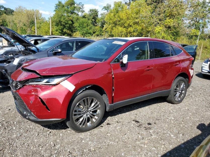 2022 Toyota Venza Image 3