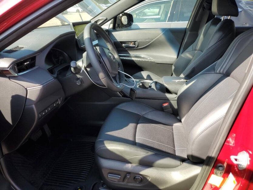 2022 Toyota Venza Image 6