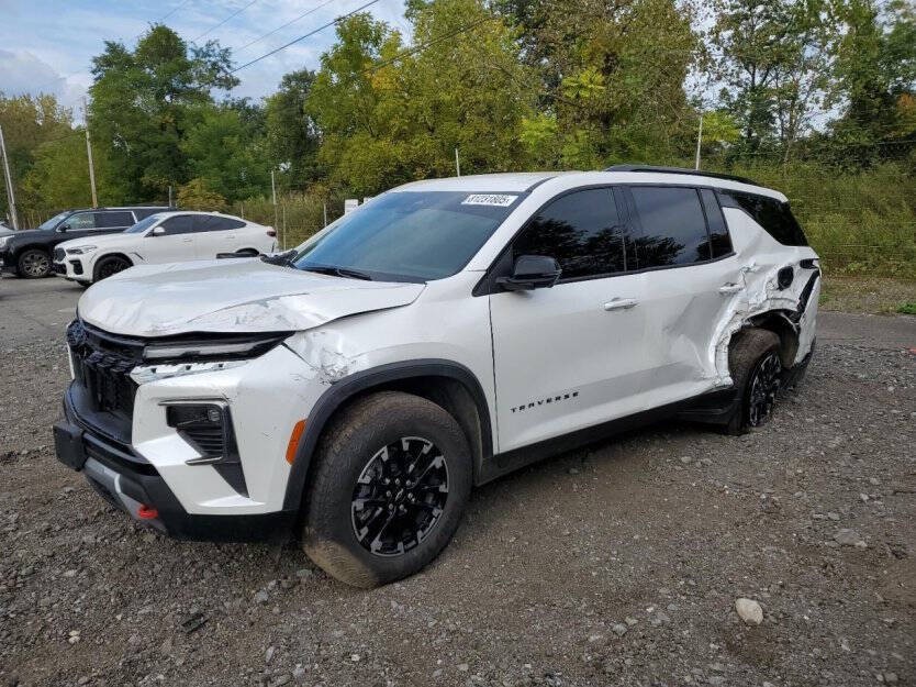 2025 Chevrolet Traverse Image 2