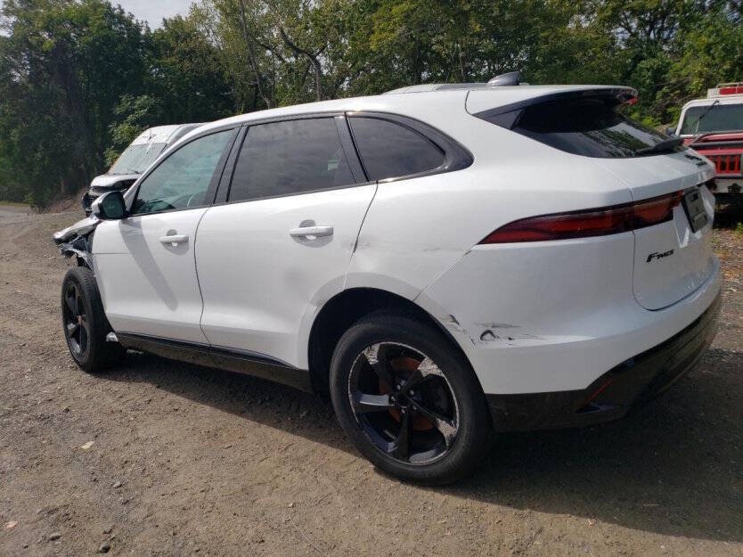 2023 Jaguar F-PACE Image 4