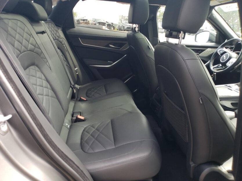 2023 Jaguar F-PACE Image 7