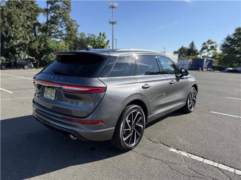 2024 Lincoln Corsair Image 3