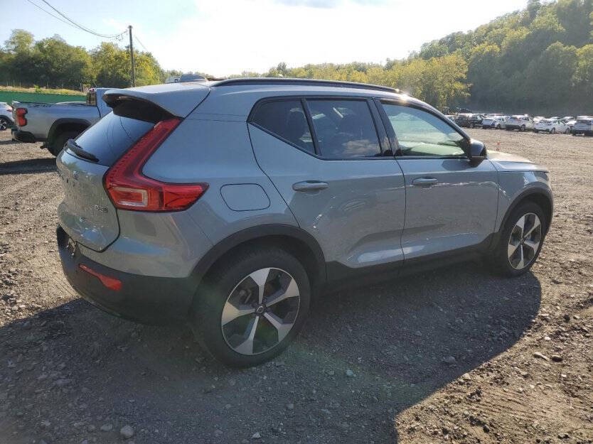 2024 Volvo XC40 Image 4