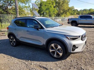 Image for 2024 Volvo XC40 B5 Plus Dark Theme ID: 6858517