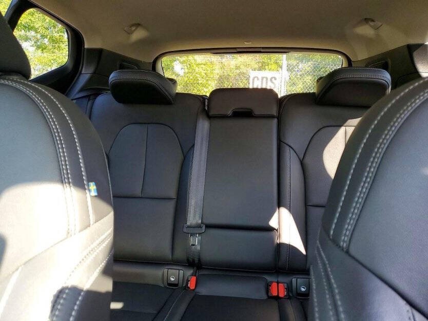 2024 Volvo XC40 Image 6