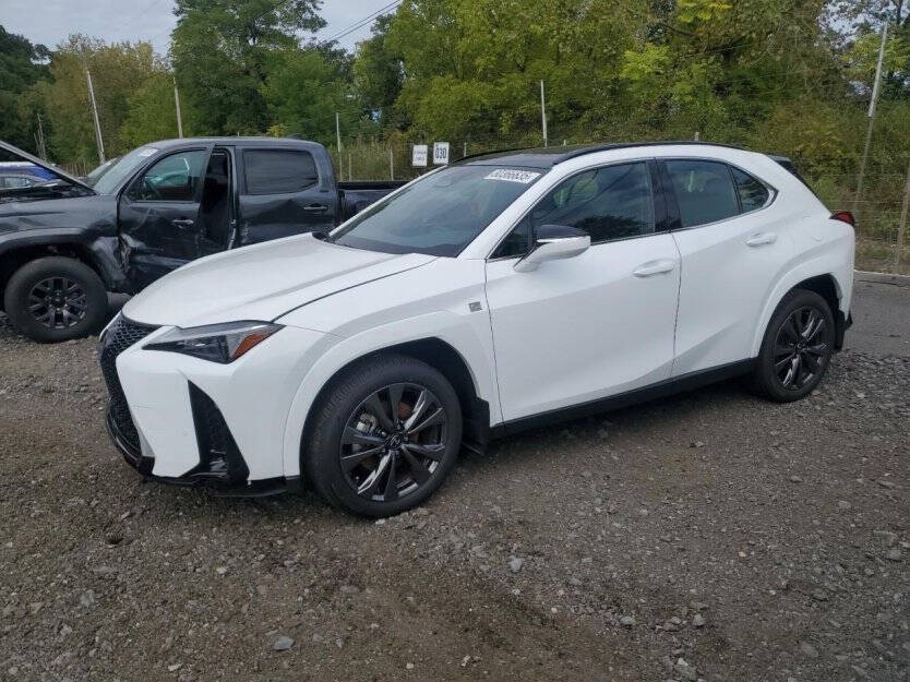 2025 Lexus UX 300h Image 3