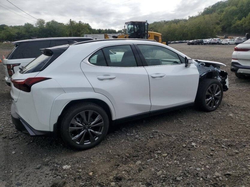 2025 Lexus UX 300h Image 5