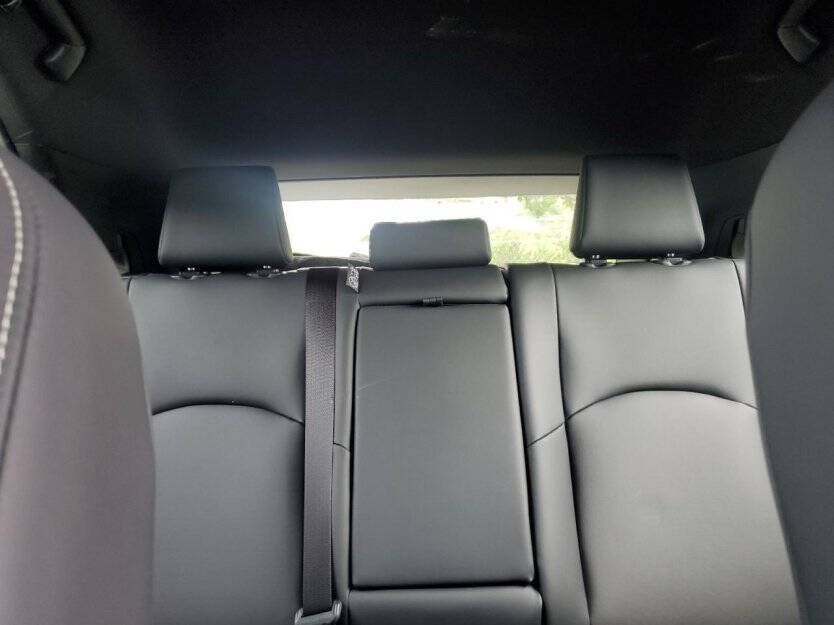 2025 Lexus UX 300h Image 7