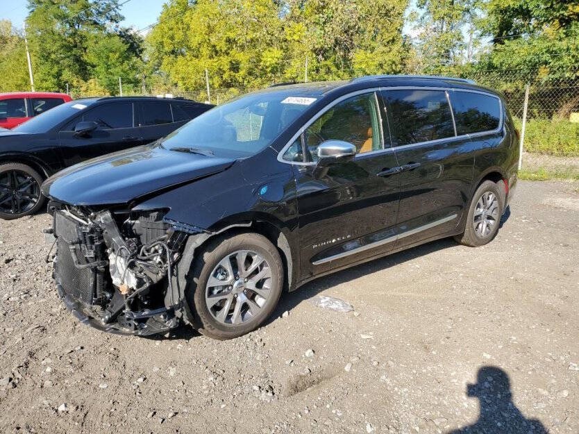 2025 Chrysler Pacifica Image 3