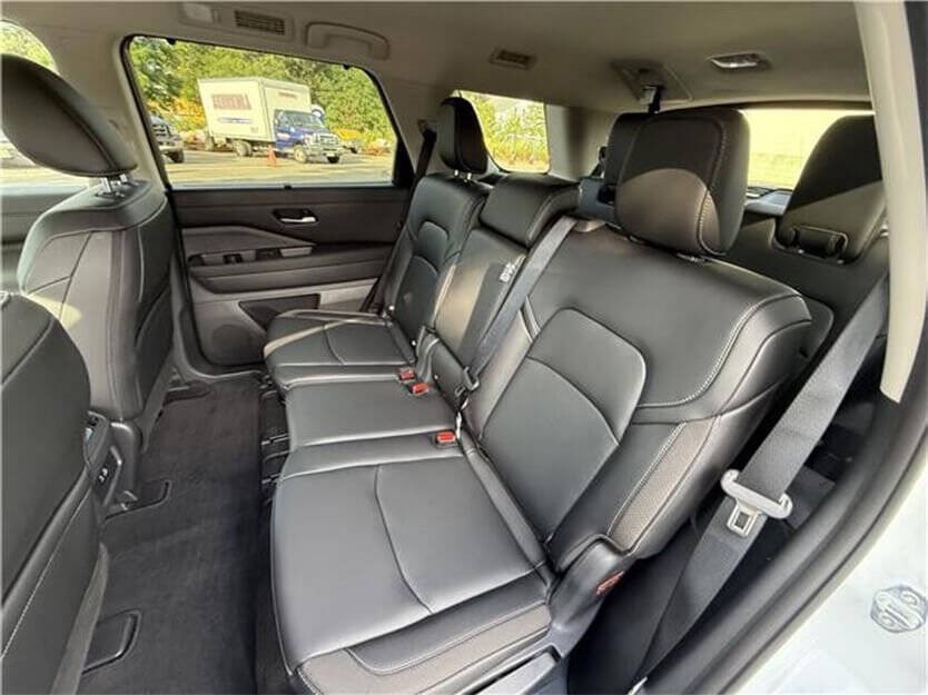 2025 Nissan Pathfinder Image 7