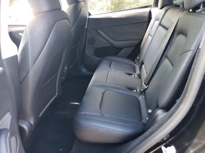 2024 Tesla Model Y Image 6