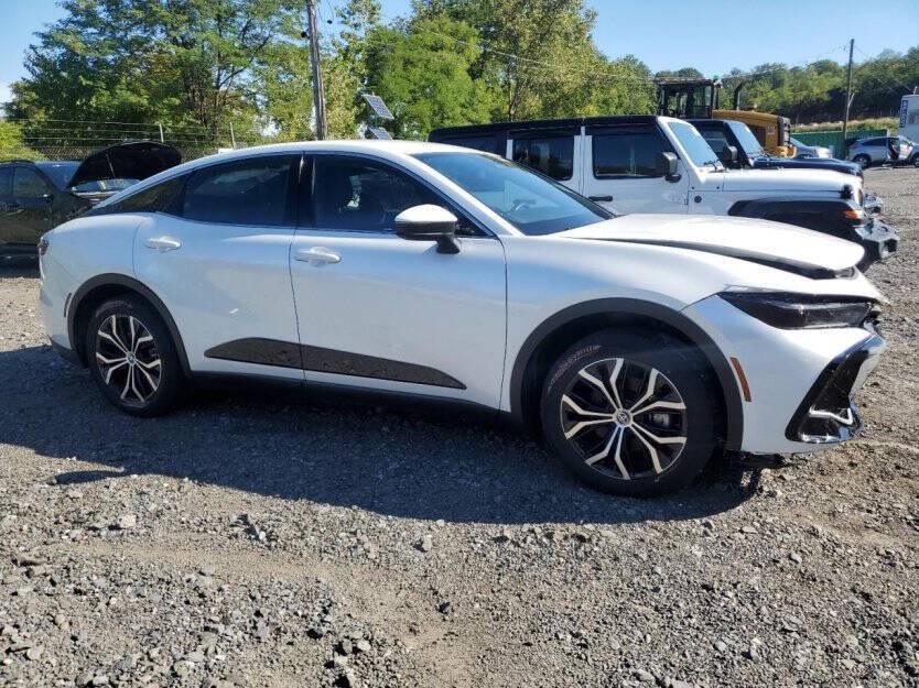 2023 Toyota Crown Image 1