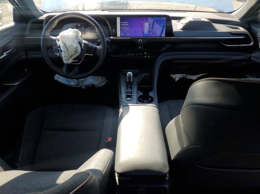 2023 Toyota Crown Image 7