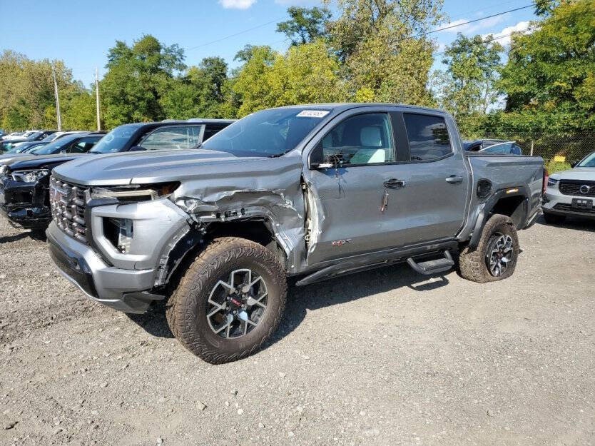 2024 GMC Canyon Image 2