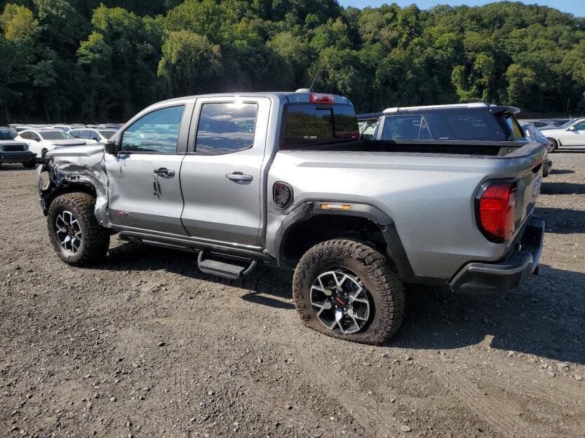 2024 GMC Canyon Image 3