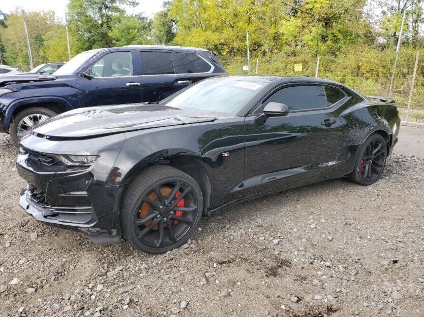 2023 Chevrolet Camaro Image 2
