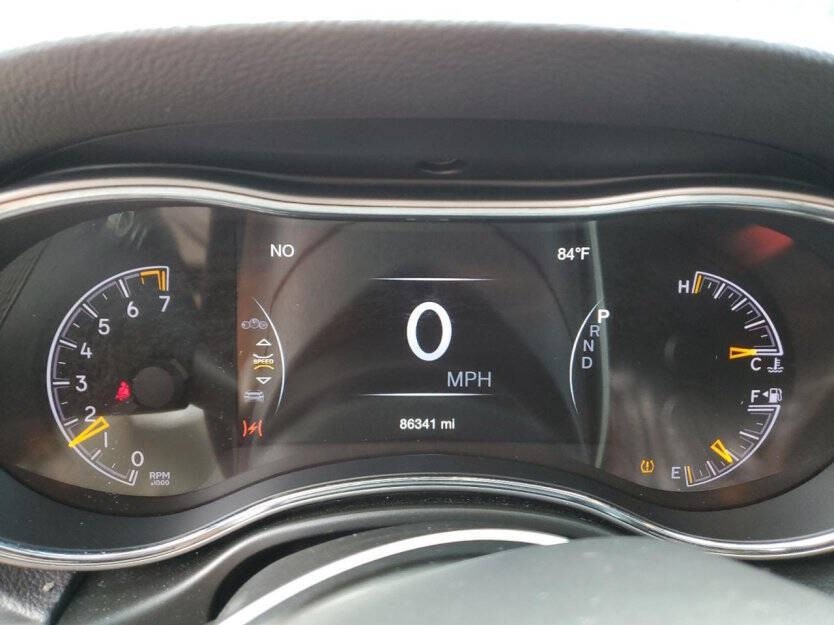 2022 Jeep Grand Cherokee Image 8