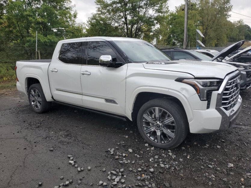 2022 Toyota Tundra Image 1