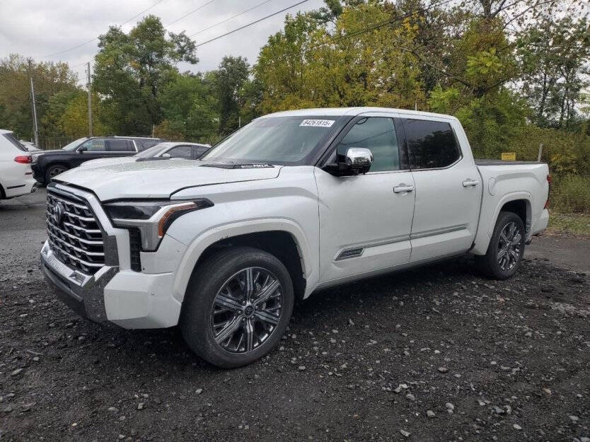 2022 Toyota Tundra Image 2
