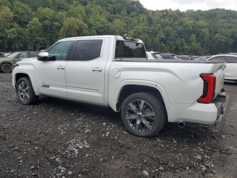 2022 Toyota Tundra Image 3
