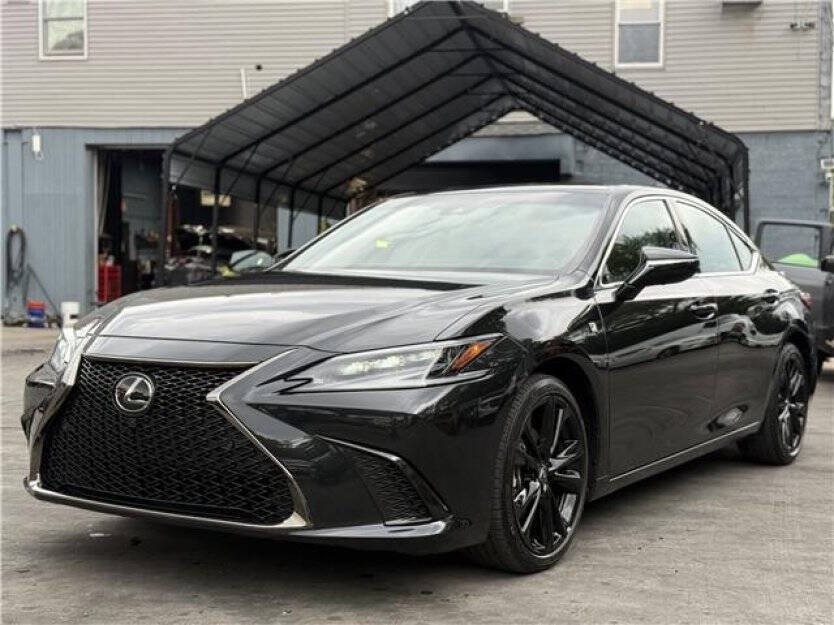 2023 Lexus ES 350 Image 2