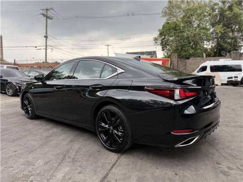 2023 Lexus ES 350 Image 3