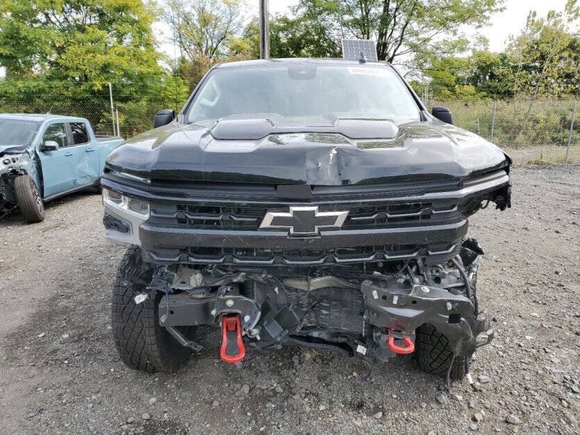 2024 Chevrolet Silverado 1500 Image 2