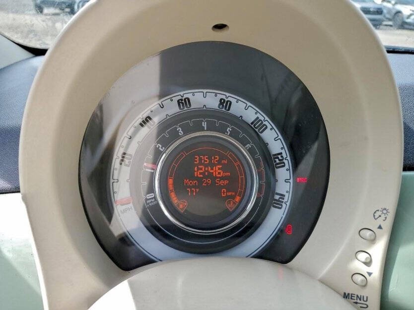 2013 FIAT 500 Image 8