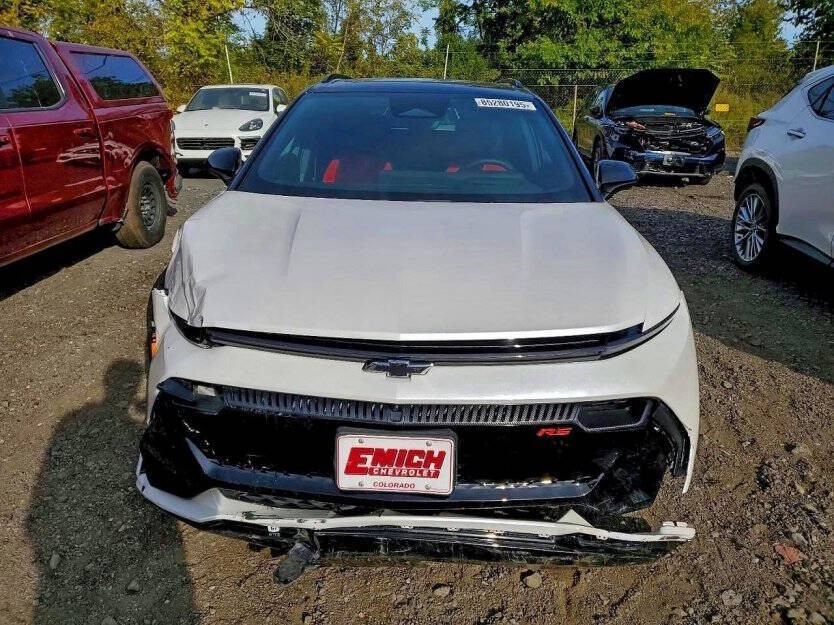 2025 Chevrolet Equinox Image 2