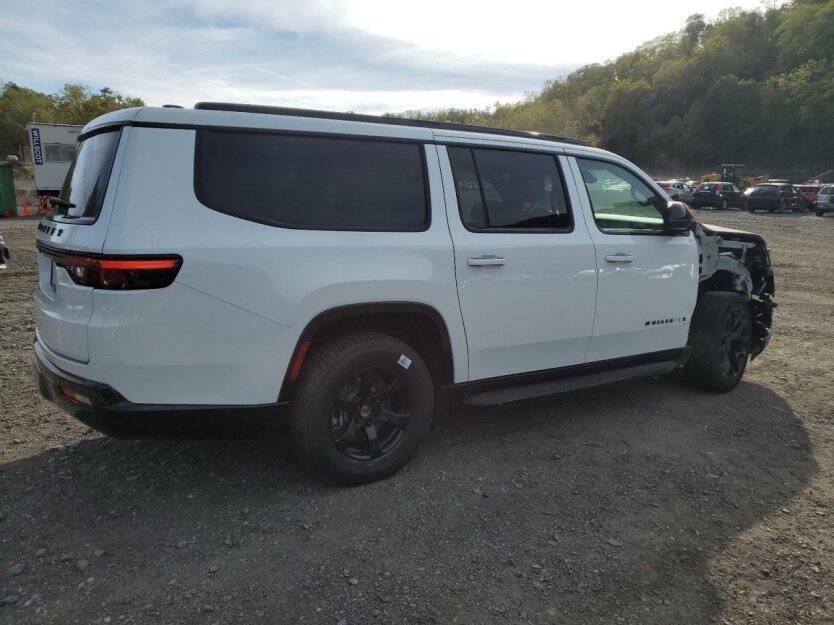2024 Jeep Wagoneer L Image 5