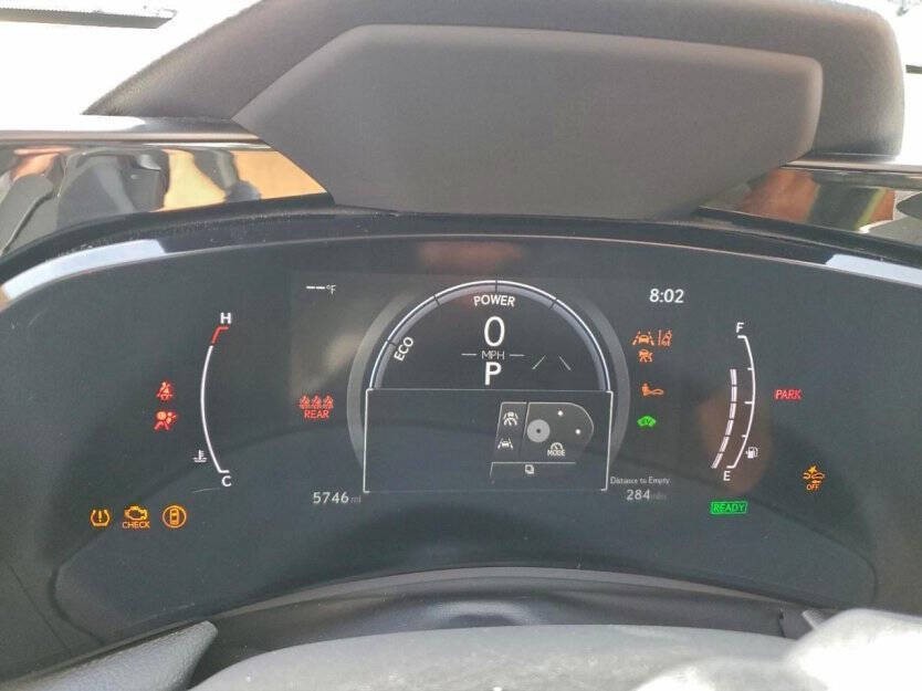 2025 Lexus NX Image 8