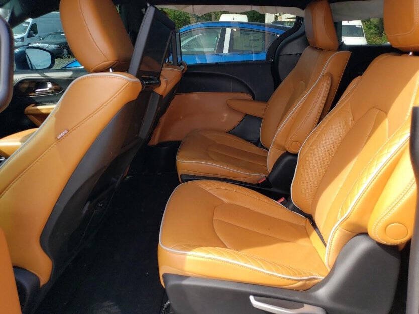 2022 Chrysler Pacifica Image 9