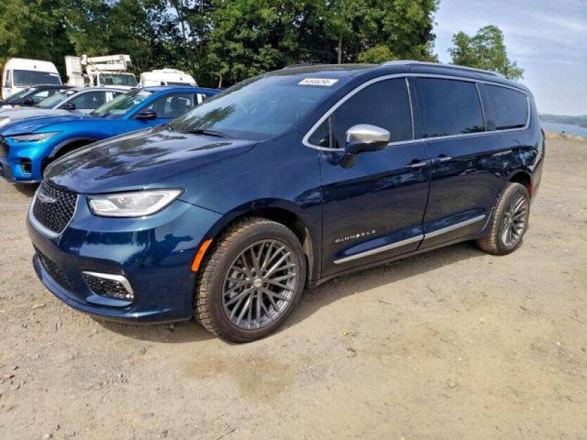 2022 Chrysler Pacifica Image 2